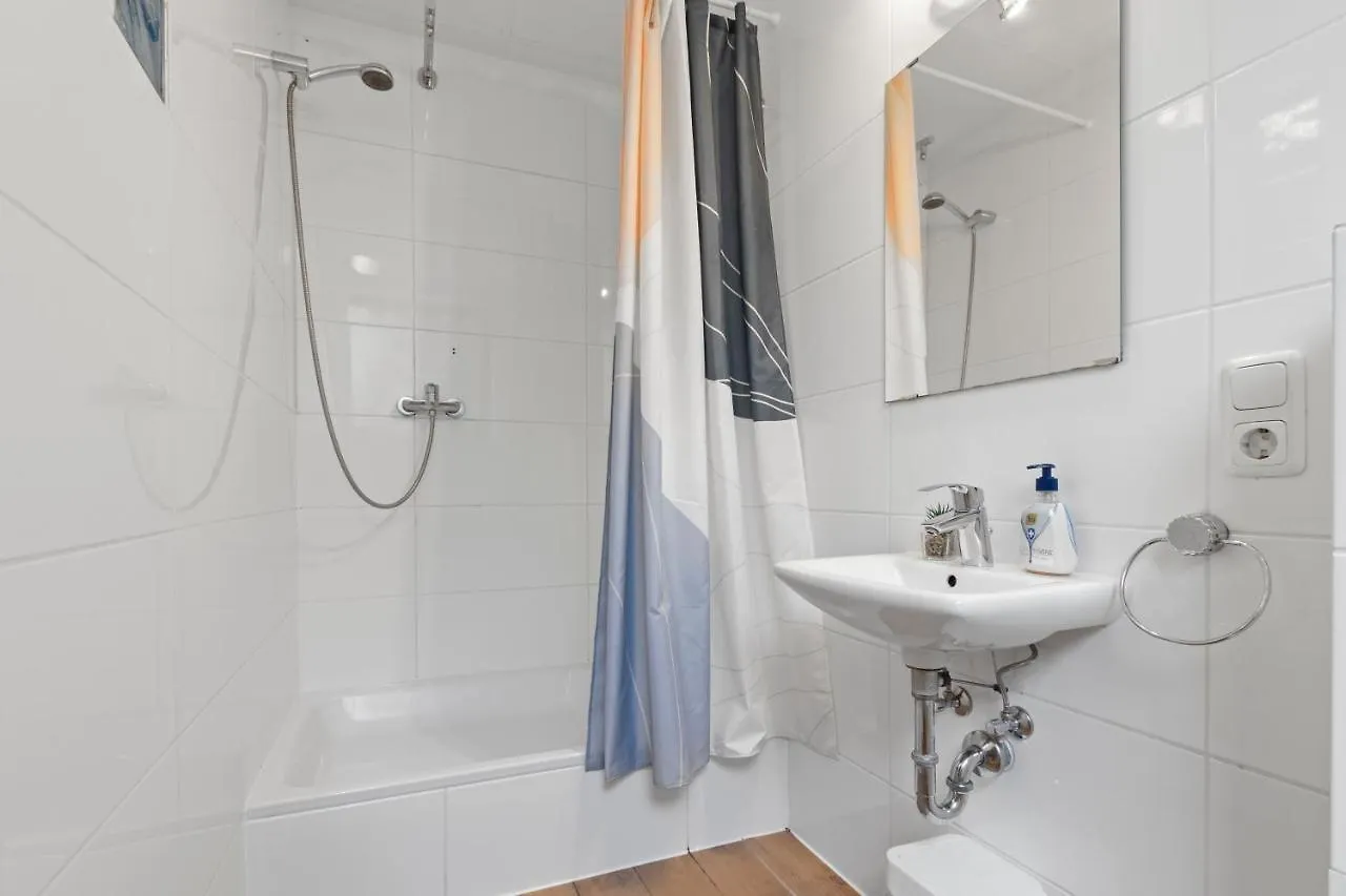 Flatista Homes - Garden House Munich Germany